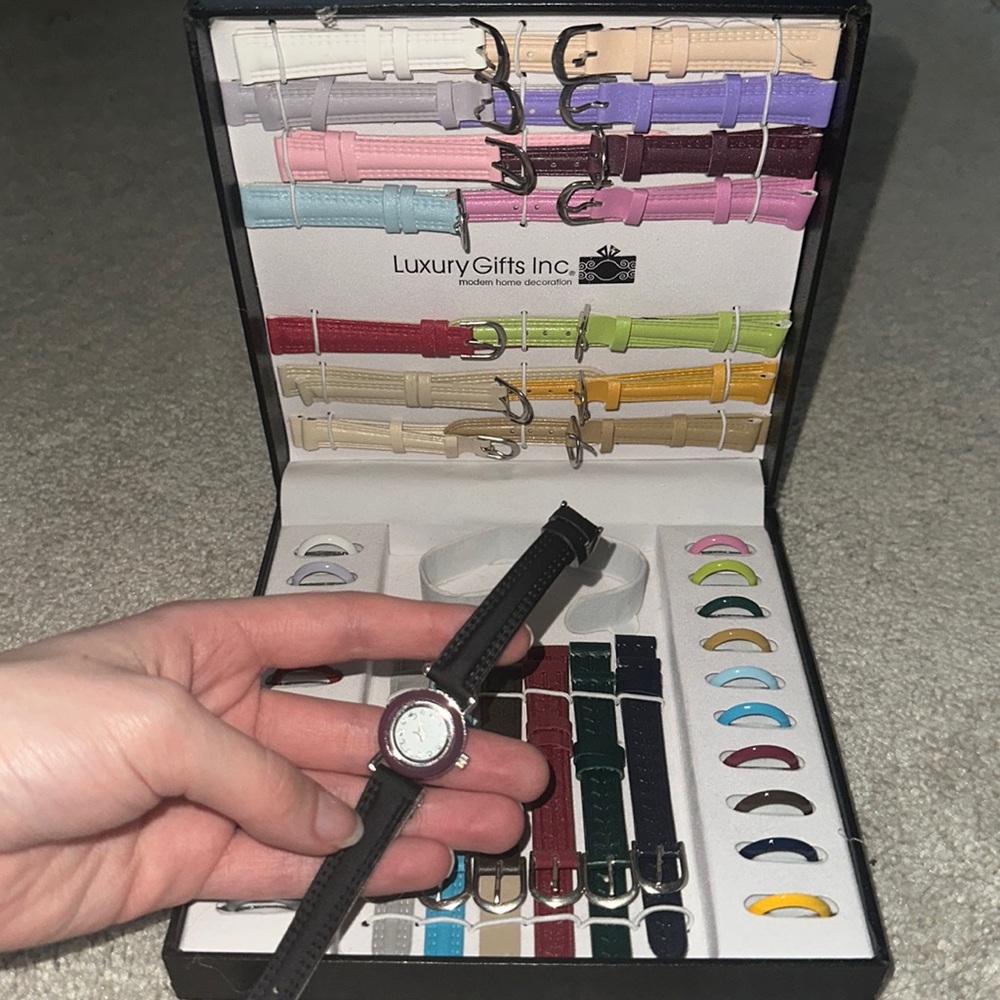 Customizable Watch, match to any outfit